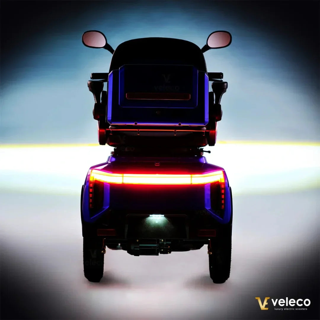 Veleco Gravis – rear view with lights on