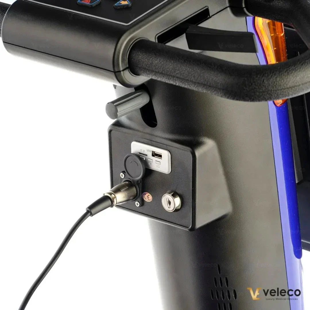 Veleco Looper – charging port and key ignition close-up