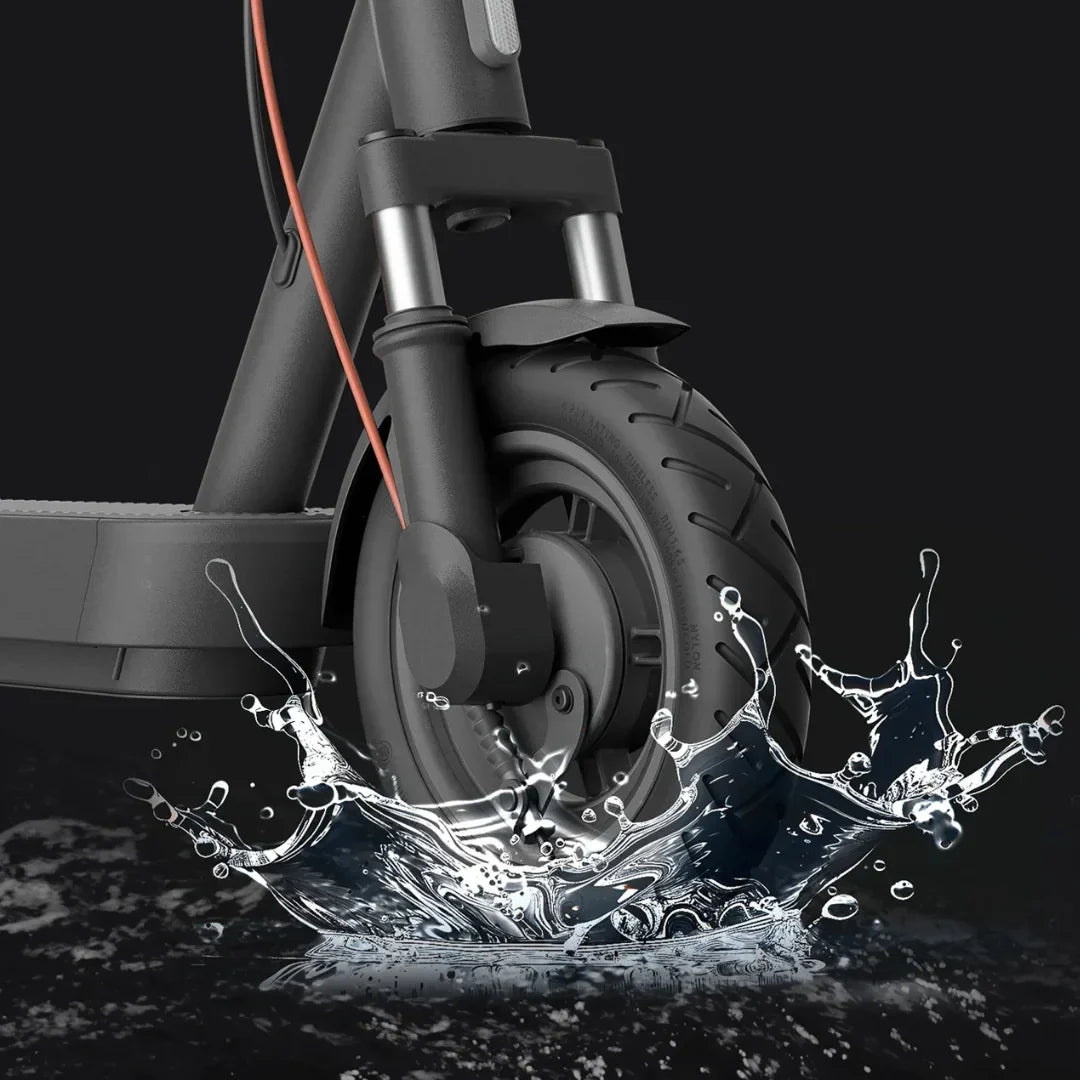 Electric scooter Xiaomi 5 MAX GL – front wheel splashing water