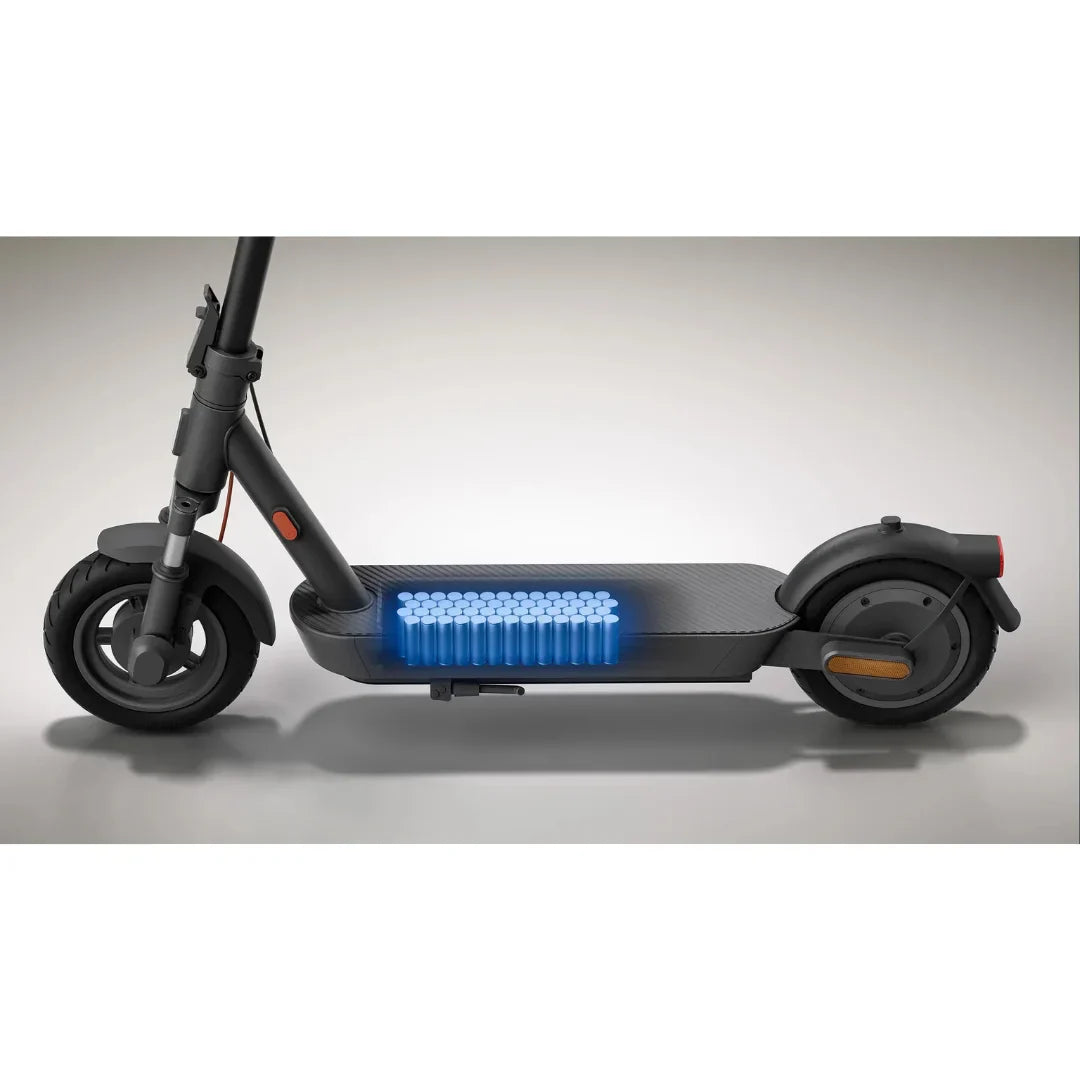 Electric scooter Xiaomi 5 MAX GL – side view with battery pack highlighted