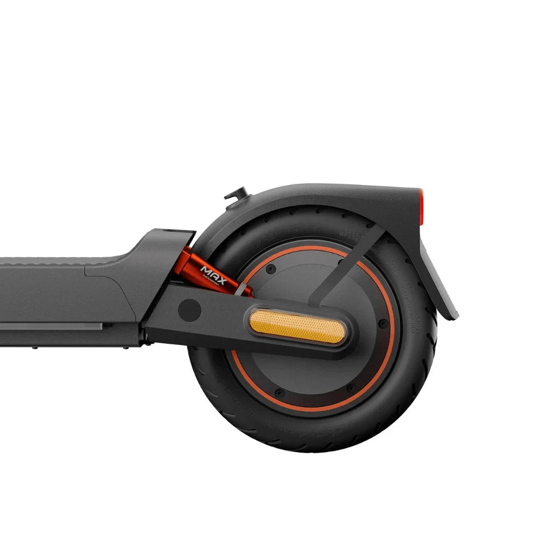 Electric Scooter Xiaomi 5 Max Gl showcases a sleek design, featuring a robust wheel with integrated reflector.
