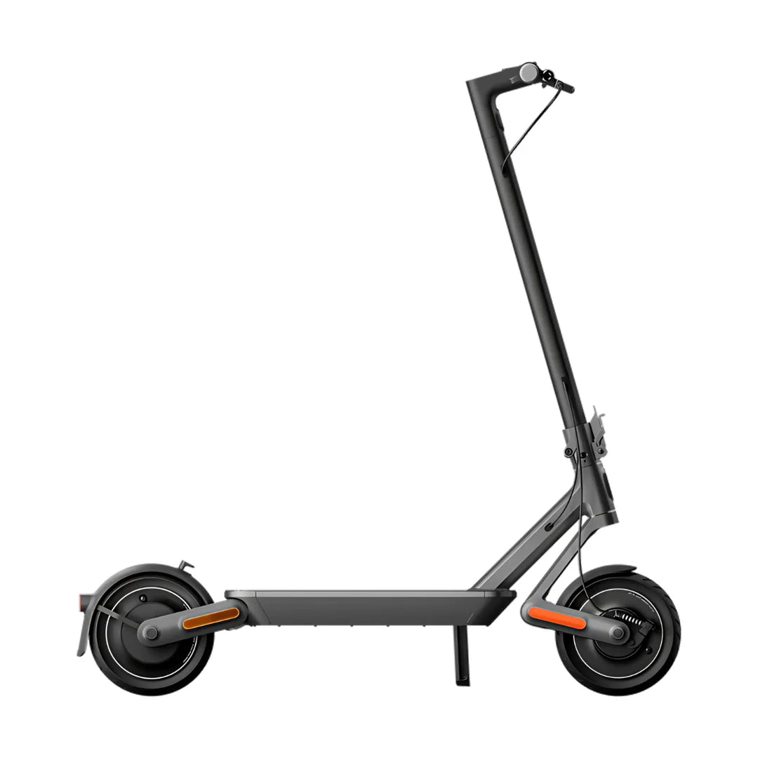 Električni romobil Xiaomi 4 ULTRA – pogled sa strane, podignuta nogica