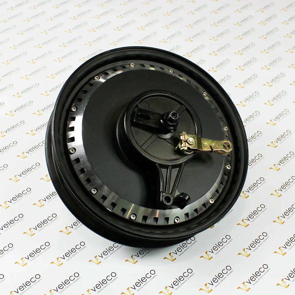 Engine for ZT25 – black engine, angled view