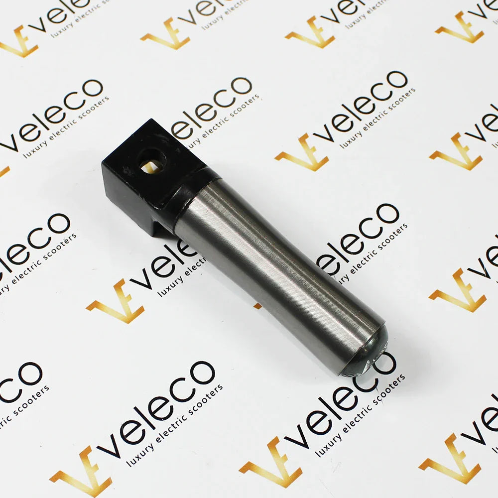 Element dekoracyjny przedniego zawieszenia do Veleco ZT63 – widok z przodu pod kątem
