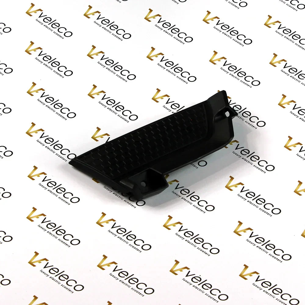 Decor for back right lamp for Veleco Advena – black textured plastic trim piece