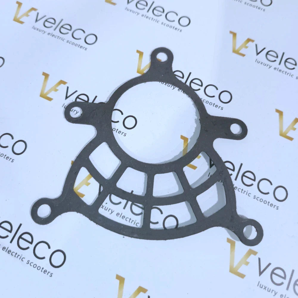 Universal seal between motor and engine