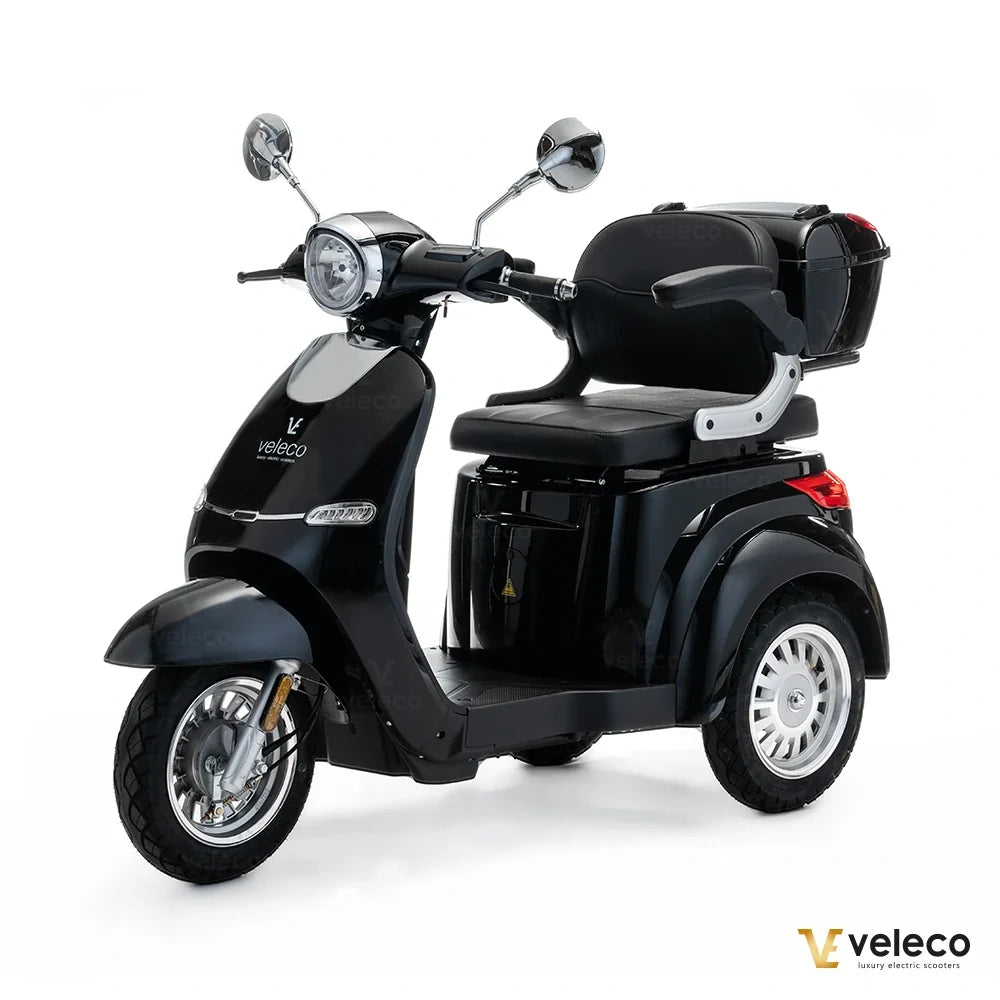 Veleco Cristal – black colour variant, front three-quarter view