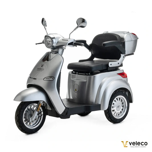 Veleco Cristal – silver colour variant, front three-quarter view