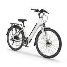 Električno kolo Ecobike X Cross v beli barvi, z elegantno obliko in robustnimi pnevmatikami.