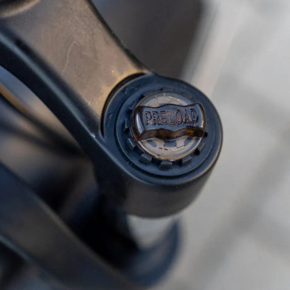 Električni bicikl Engwe Engine Pro 2.0 – regulator prednaprezanja prednjeg ovjesa